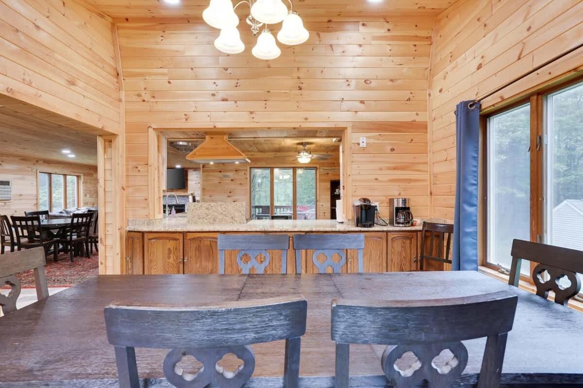 Relax In Blakeslee - Spacious 5Br Home With Bbq Exterior foto