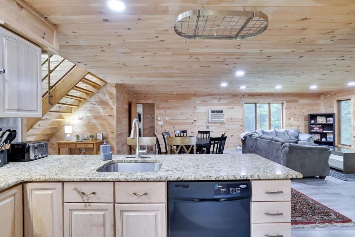 Relax In Blakeslee - Spacious 5Br Home With Bbq Exterior foto